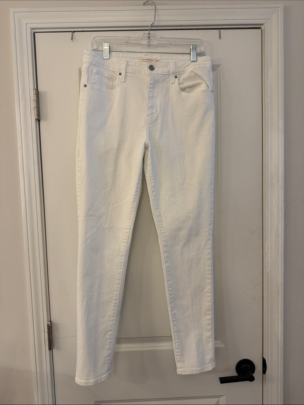 Levi's White Skinny Jeans - High-Rise Style